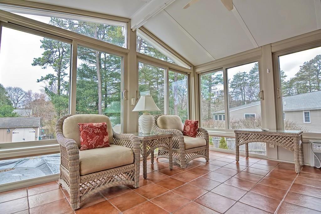 7 Massasoit Circle Walpole, MA 02032 - Photo 3 of 22 Gallery Image 3