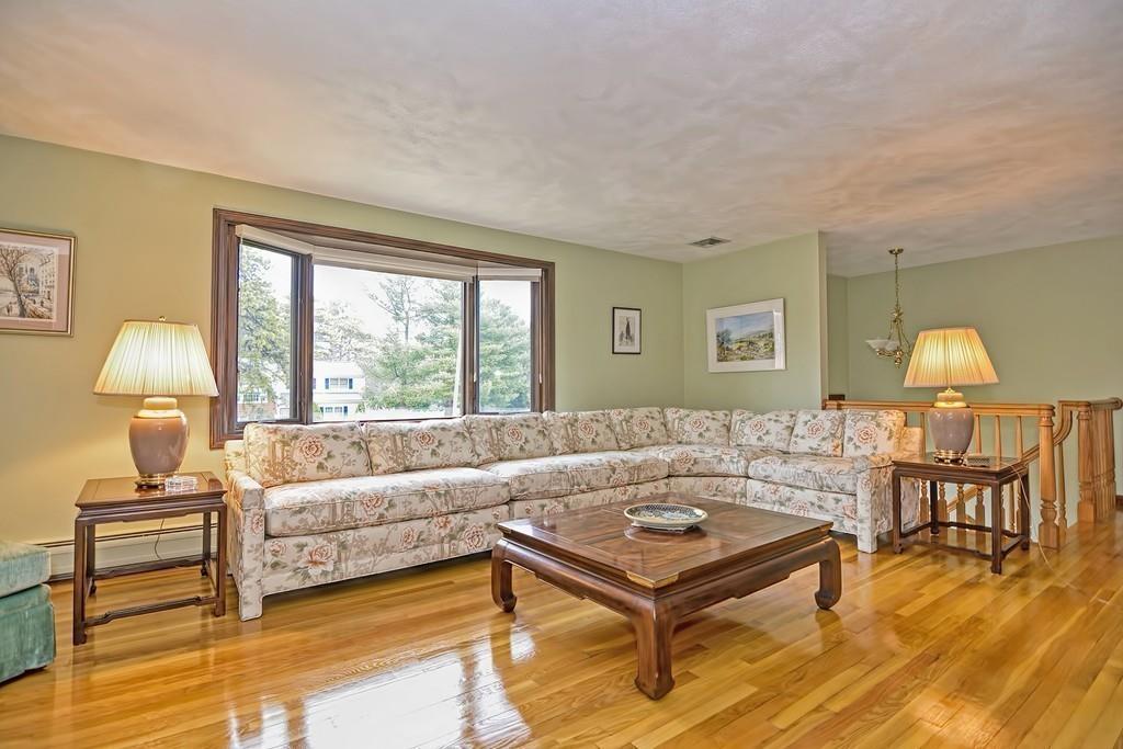 7 Massasoit Circle Walpole, MA 02032 - Photo 4 of 22 Gallery Image 4