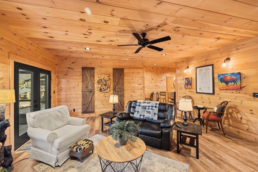 102 High Mdws Trail Morganton, GA 30560 - Photo 25 of 45 a living room with furniture and a large window