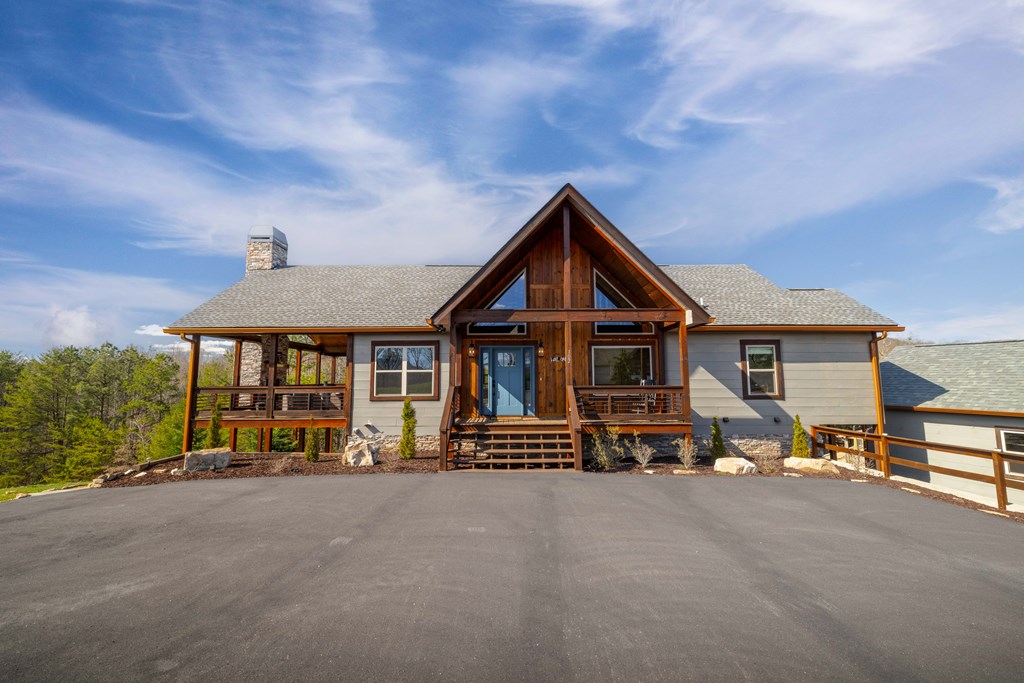 102 High Mdws Trail Morganton, GA 30560 - Photo 5 of 45 a view of a house with a street