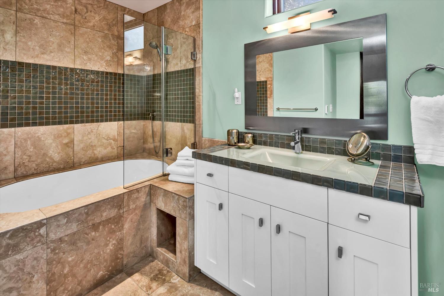 511 Kortum Canyon Road Calistoga, CA 94515 - Photo 37 of 87 Ensuite bathroom with shower over tub.