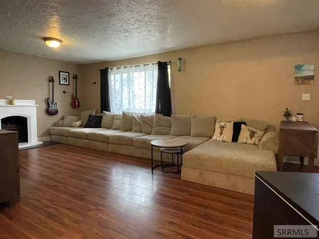 $350,000 | 807 Henderson Drive, Blackfoot, ID 83221