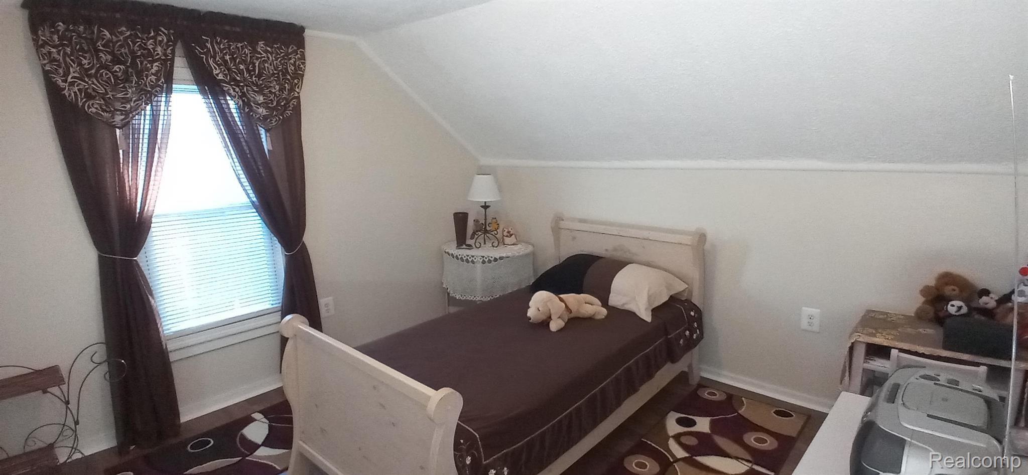 2673 Melvin Avenue Rochester, MI 48307 - Photo 12 of 25 19.jpg