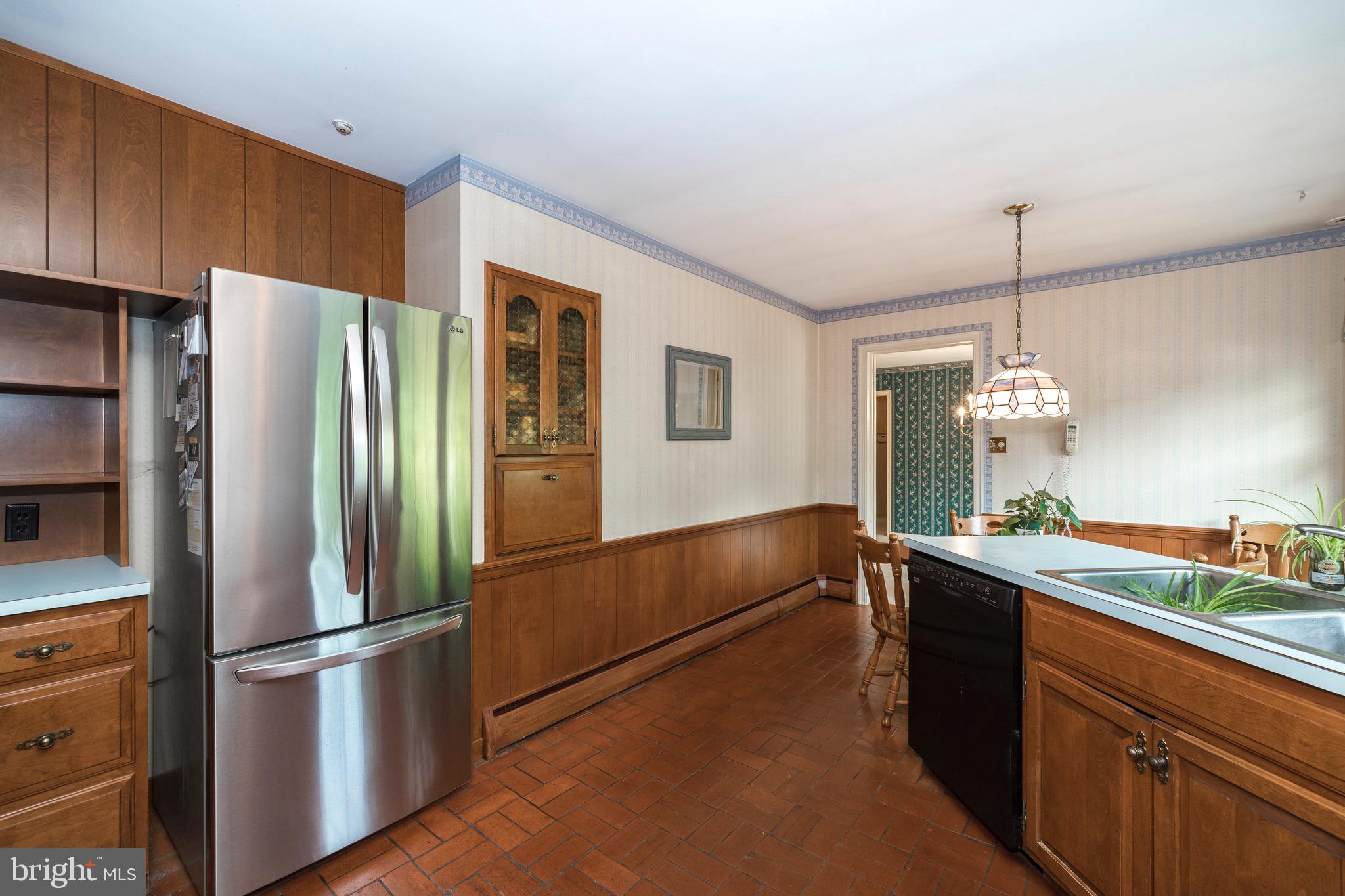 201 North Tulpehocken Road Reading, PA 19601 - Photo 5 of 29 Gallery Image 5