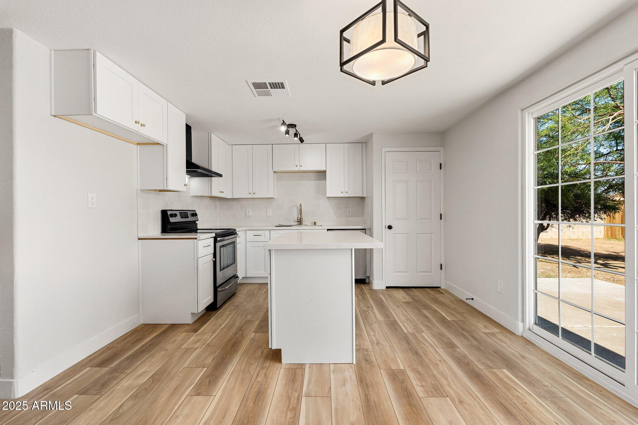 5951 West Granada Road Phoenix, AZ 85035 - Photo 9 of 29 5951 W Granada Rd - 11