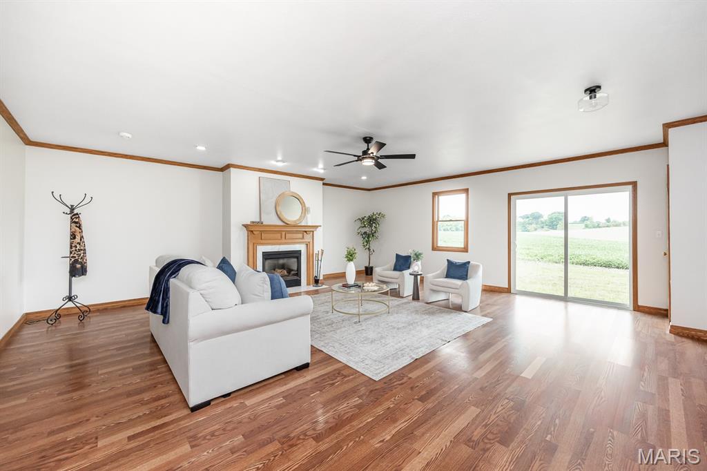 9355 Highway 3 Red Bud, IL 62278 - Photo 12 of 32