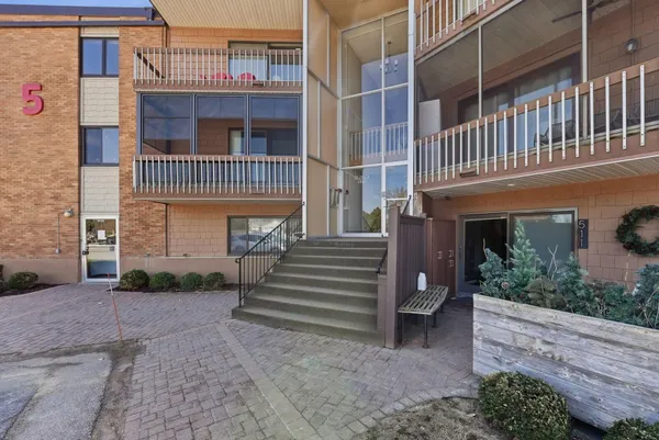 $245,000 | 5440 3 Points Boulevard, Unit 523, Mound, MN 55364