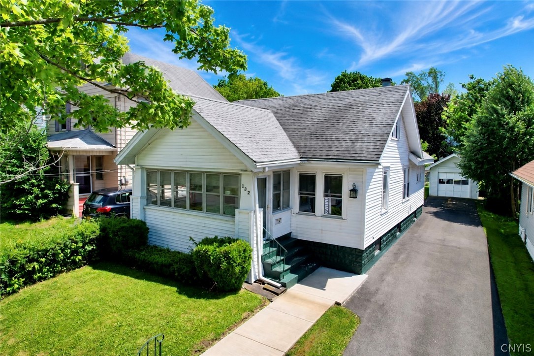 132 Winthrop Road Syracuse, NY 13206 - Photo 1 of 29