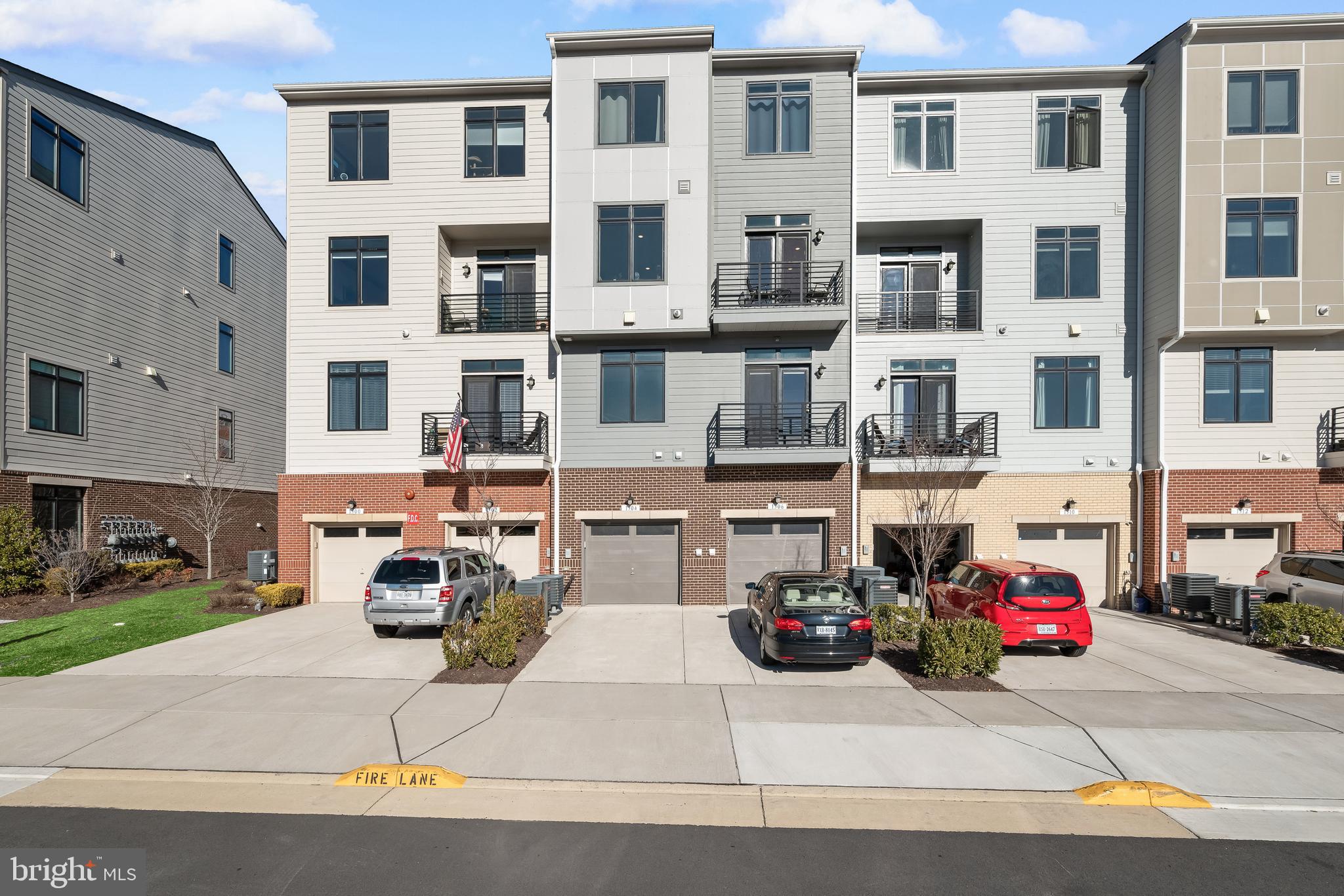 1304 Ribbon Limestone Terrace Southeast Leesburg, VA 20175 - Photo 25 of 33 Rear Exterior
