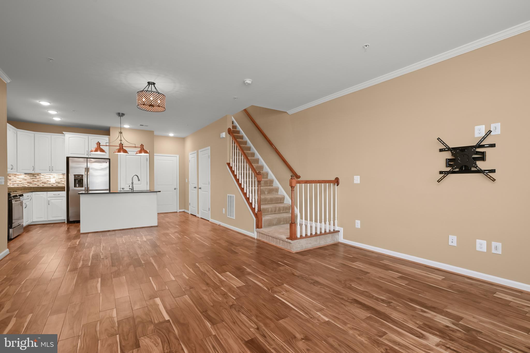 1304 Ribbon Limestone Terrace Southeast Leesburg, VA 20175 - Photo 3 of 33 Rich Hardwood Flooring