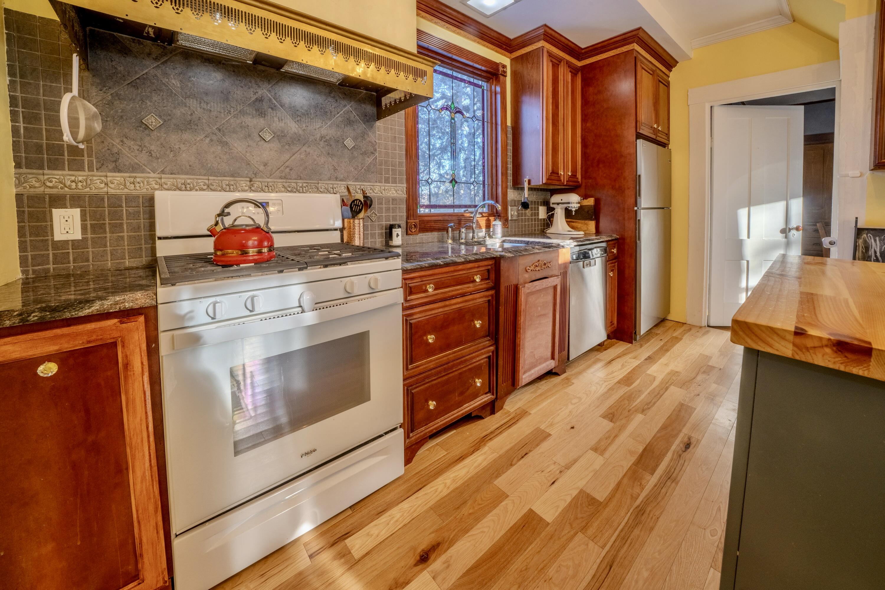 16 Union Street Searsport, ME 04974 - Photo 2 of 55 0429