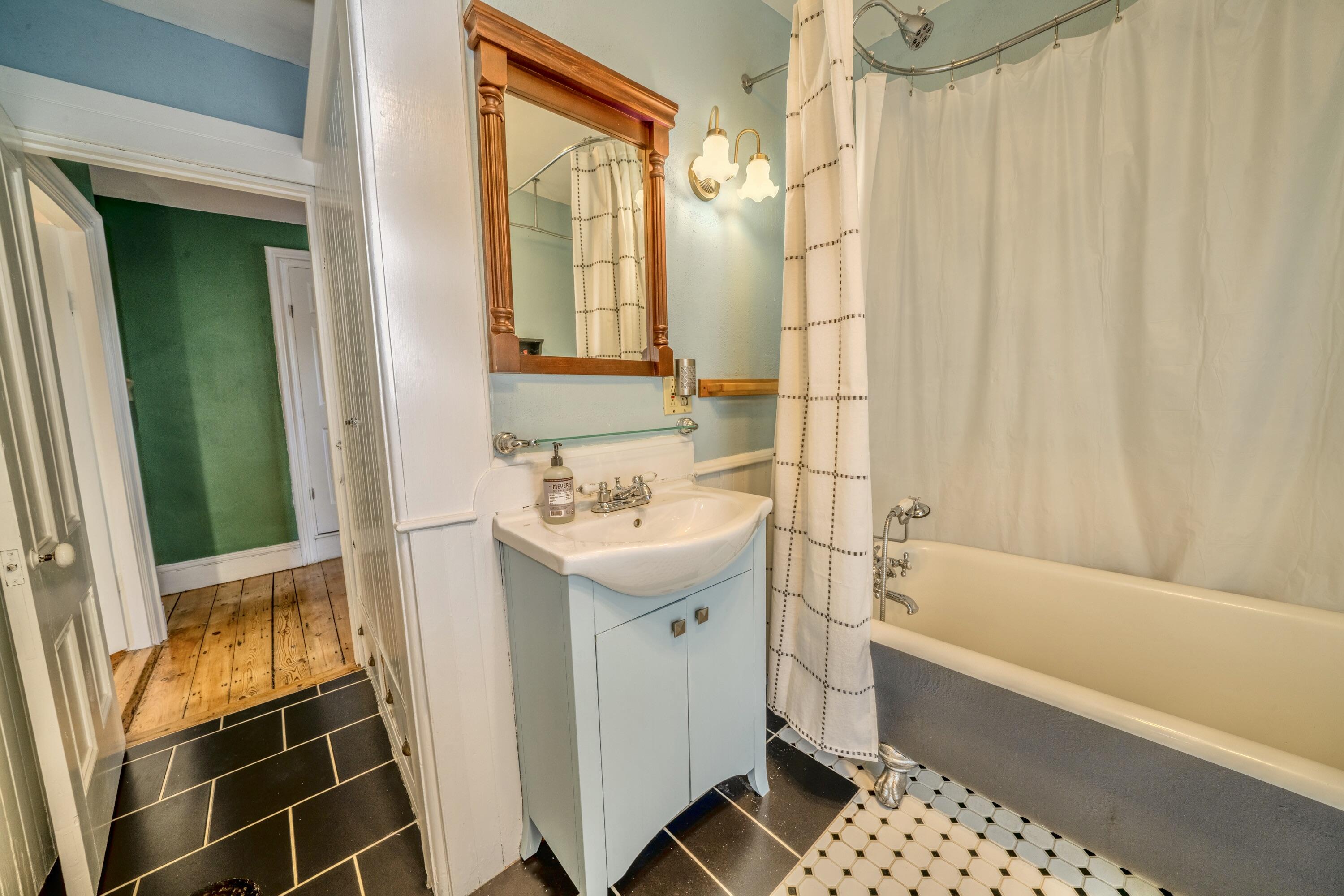 16 Union Street Searsport, ME 04974 - Photo 33 of 55 0439