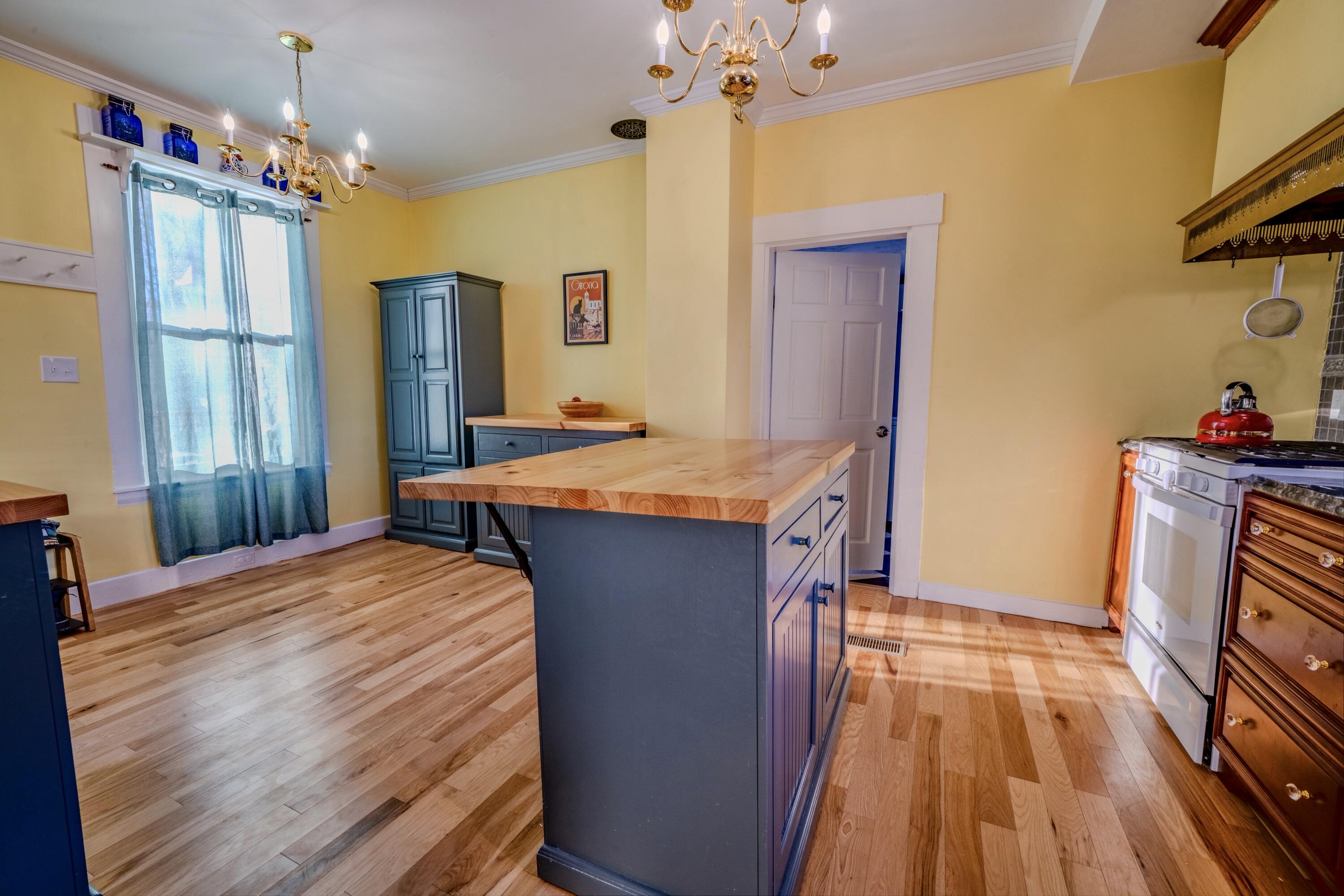 16 Union Street Searsport, ME 04974 - Photo 6 of 55 0432