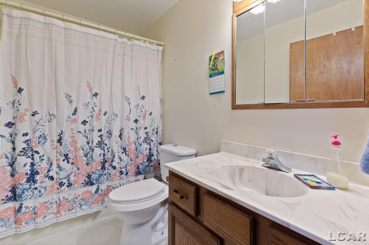 1142 Sutton Road Adrian, MI 49221 - Photo 20 of 34 50101770-19.JPG
