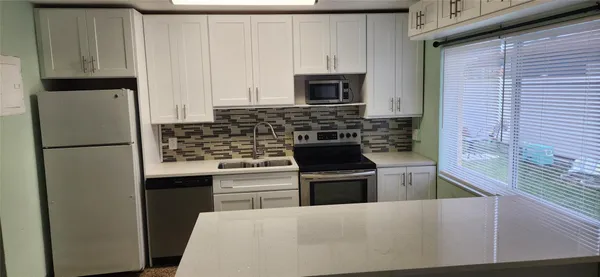 $1,400 | 35 Northeast 20th Avenue, Unit 37, Pompano Beach, FL 33060