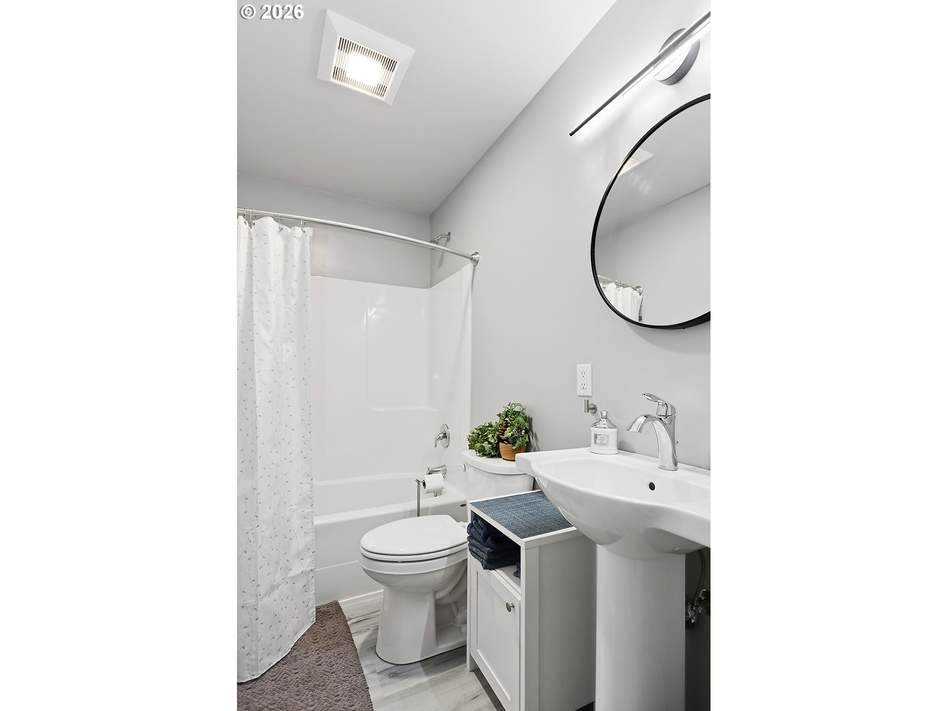 15 Levin Lane Goldendale, WA 98620 - Photo 32 of 47 a bathroom with a sink toilet and a mirror