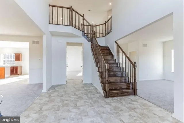 a view of entryway and hall