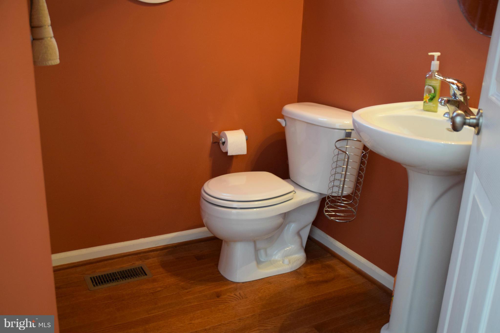 4551 Spring Run Road Warrenton, VA 20187 - Photo 23 of 30 Bath
