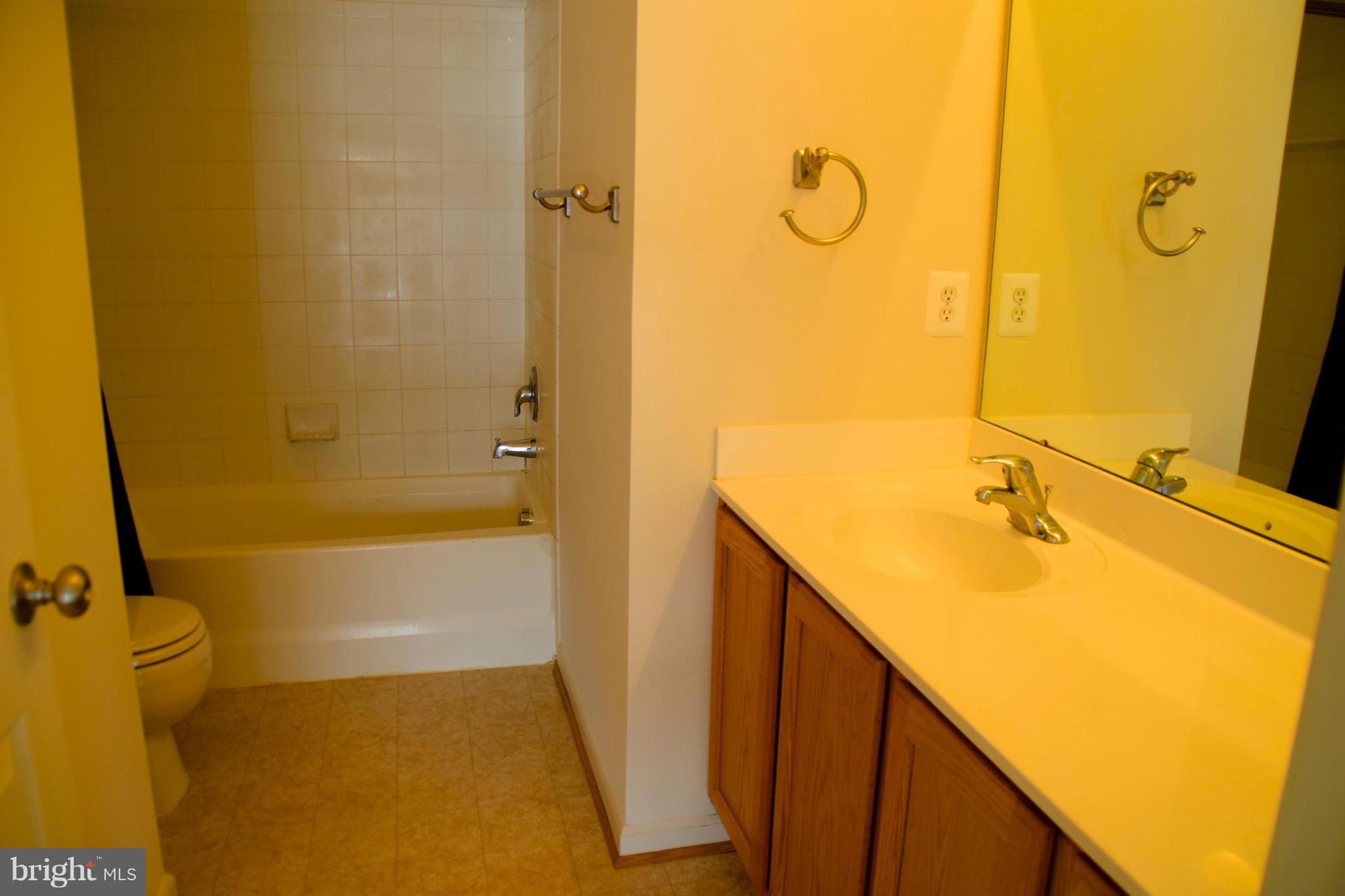 4551 Spring Run Road Warrenton, VA 20187 - Photo 29 of 30 Bath