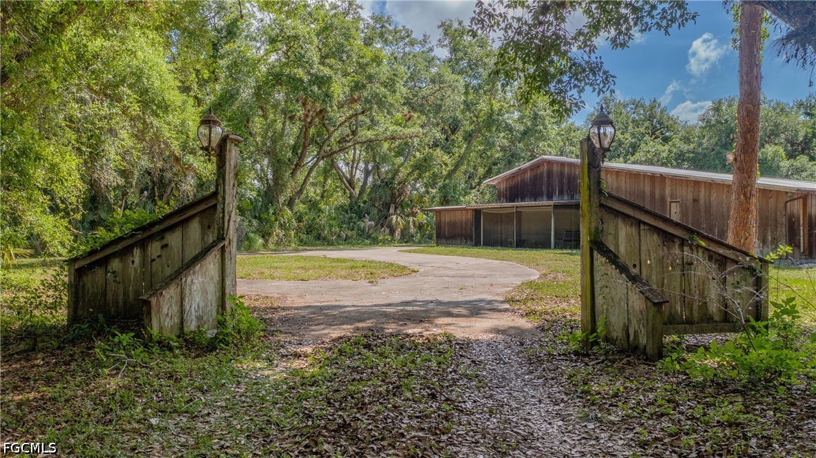 1040 Kirby Thompson Road Fort Denaud, FL 33935 - Photo 7 of 28