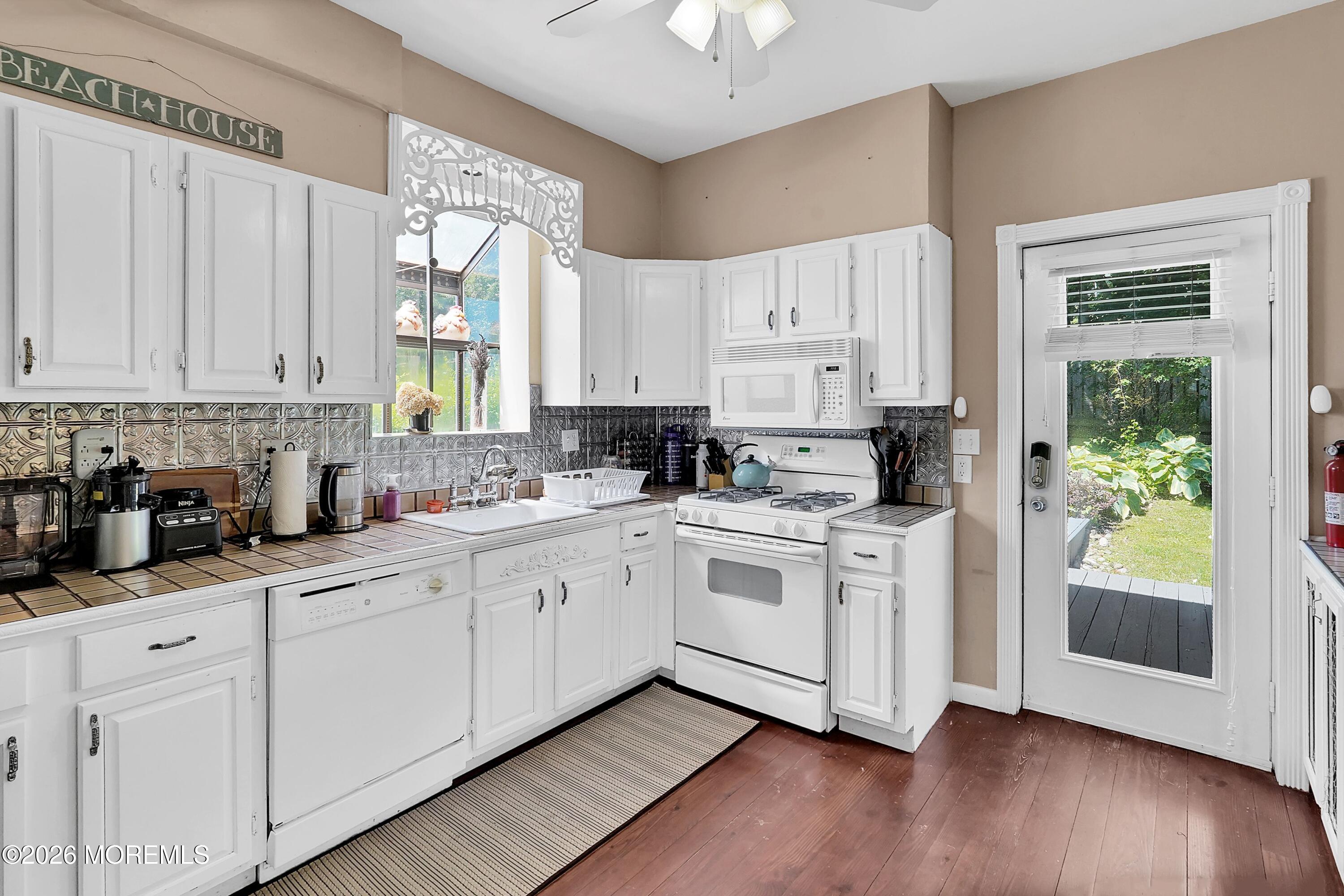 75 Portland Road Highlands, NJ 07732 - Photo 19 of 29 75 Portland Kitchen 2