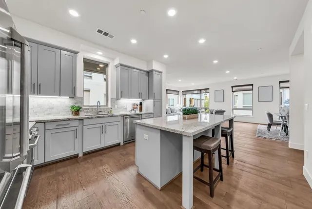 $1,399,000 | 769 Eppleton Lane, Unit 302, Foster City, CA 94404