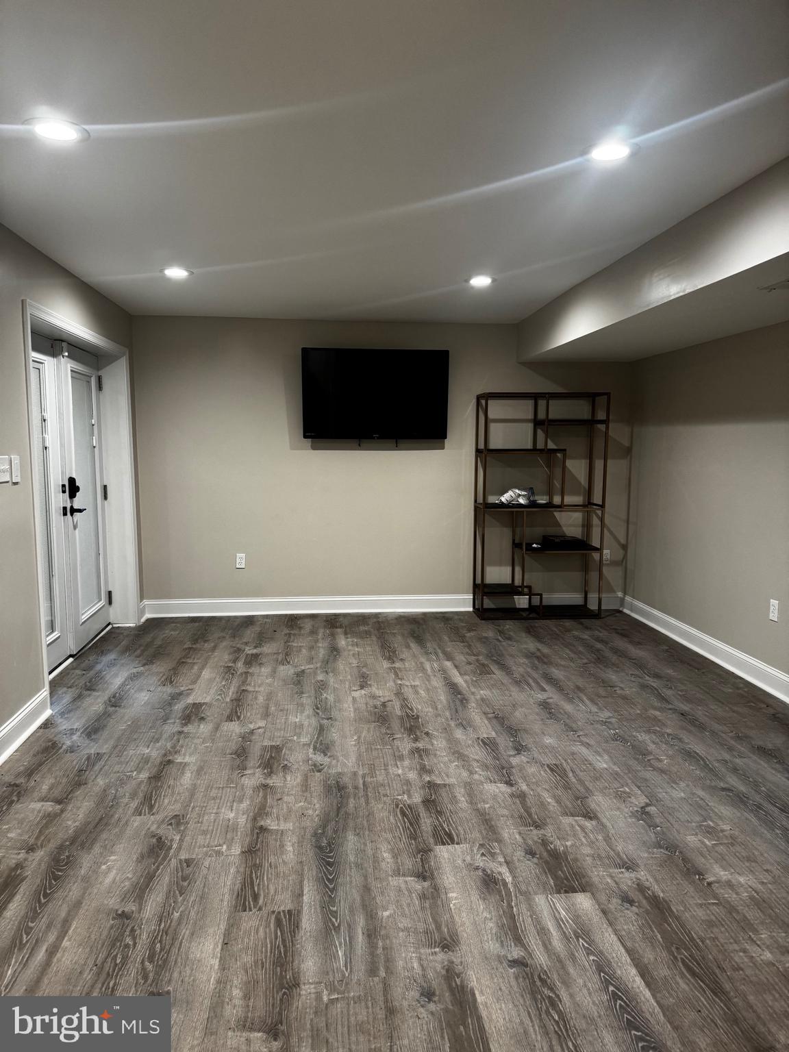 7656 Kindler Road Laurel, MD 20723 - Photo 6 of 18 Living room