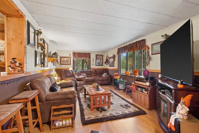 $239,000 | 1073 West Queens Way, Nekoosa, WI 54457