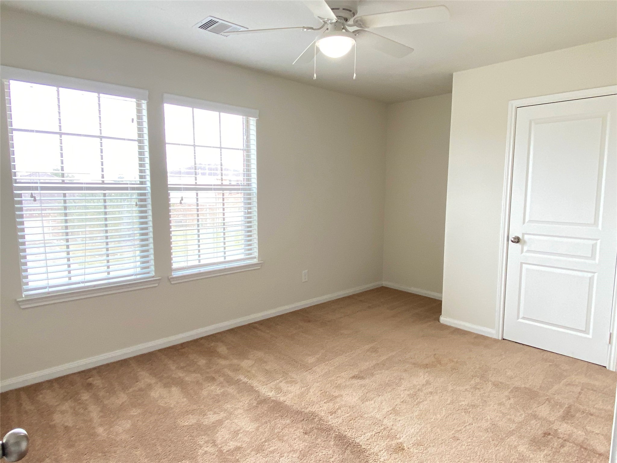 819 Messina Lane Rosenberg, TX 77469 - Photo 18 of 25 an empty room with a window