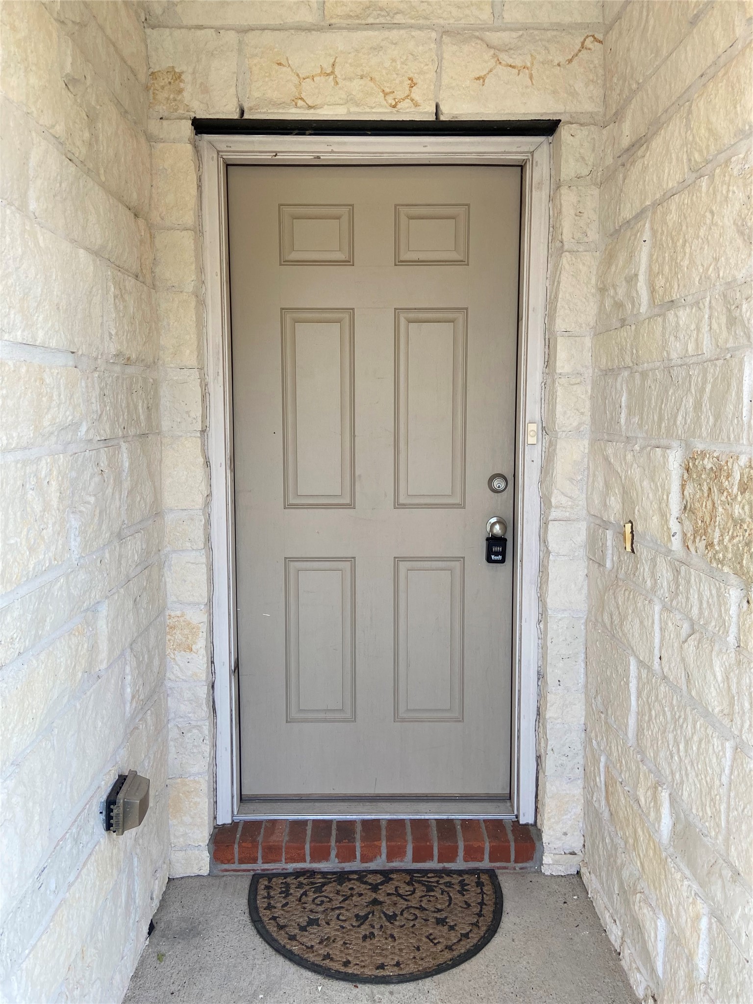 819 Messina Lane Rosenberg, TX 77469 - Photo 2 of 25 a view of a bathroom