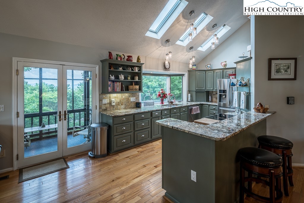115 Grossbeak Road Newland, NC 28657 - Photo 14 of 40 Gallery Image 14