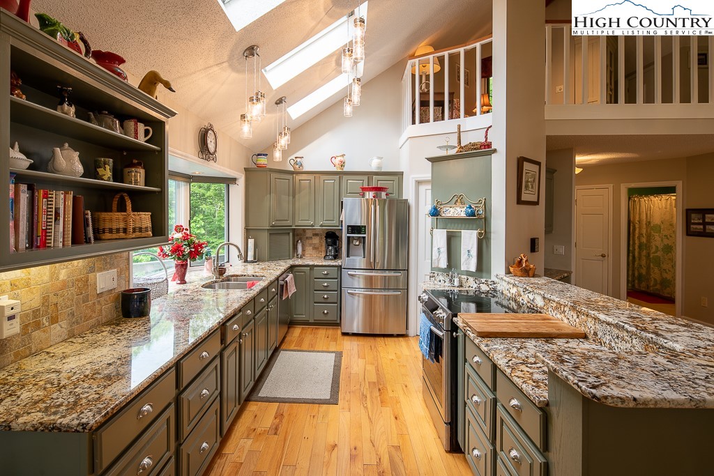 115 Grossbeak Road Newland, NC 28657 - Photo 16 of 40 Gallery Image 16