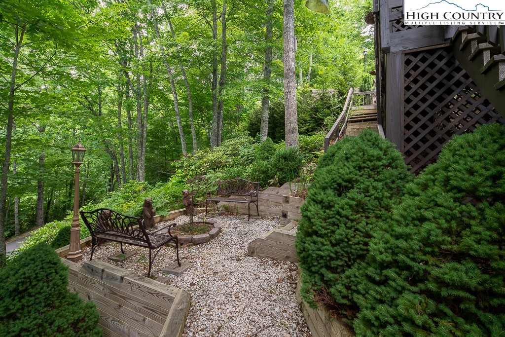 115 Grossbeak Road Newland, NC 28657 - Photo 32 of 40 Gallery Image 32