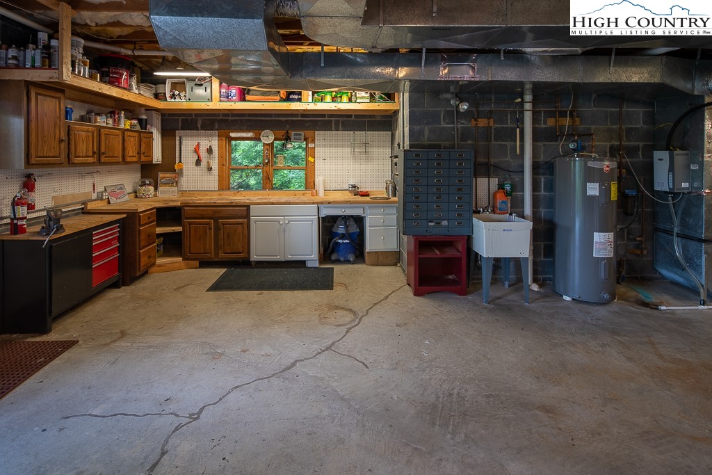 115 Grossbeak Road Newland, NC 28657 - Photo 34 of 40 Gallery Image 34