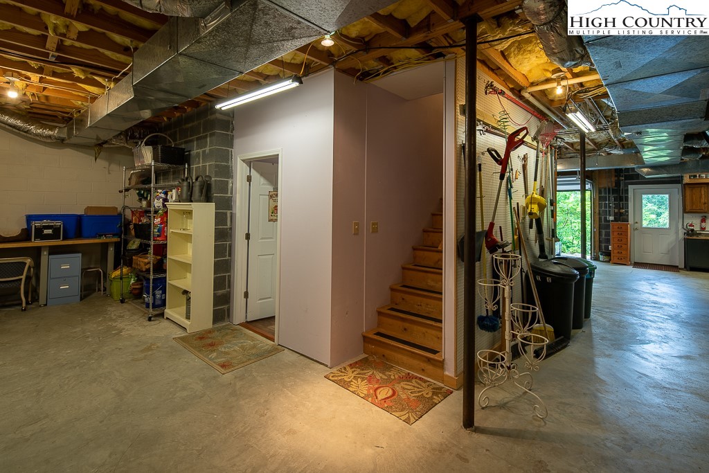 115 Grossbeak Road Newland, NC 28657 - Photo 36 of 40 Gallery Image 36