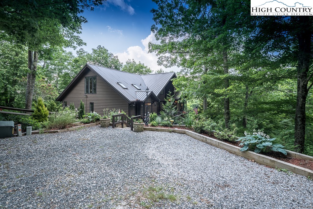 115 Grossbeak Road Newland, NC 28657 - Photo 4 of 40 Gallery Image 4