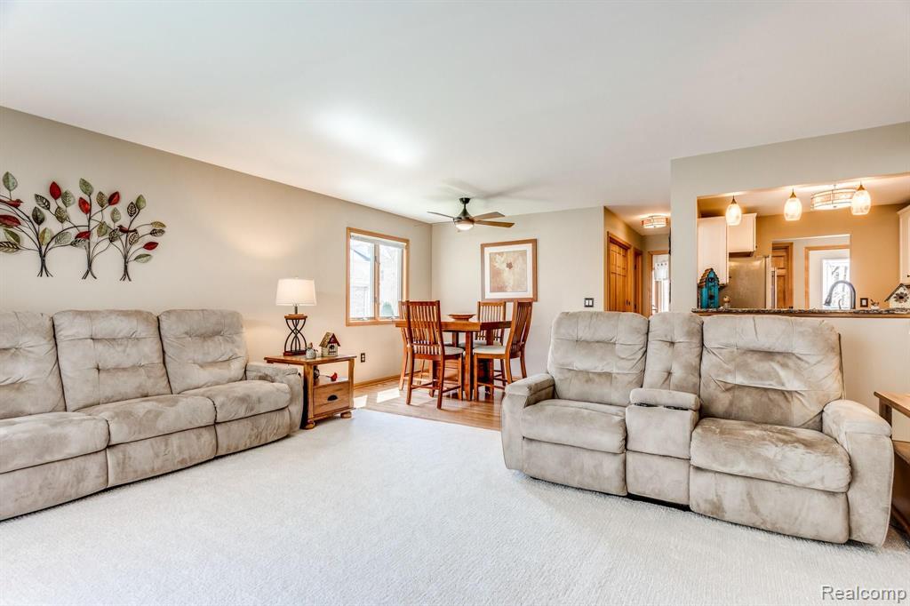 7276 Lakeshore Road Lakeport, MI 48059 - Photo 17 of 38
