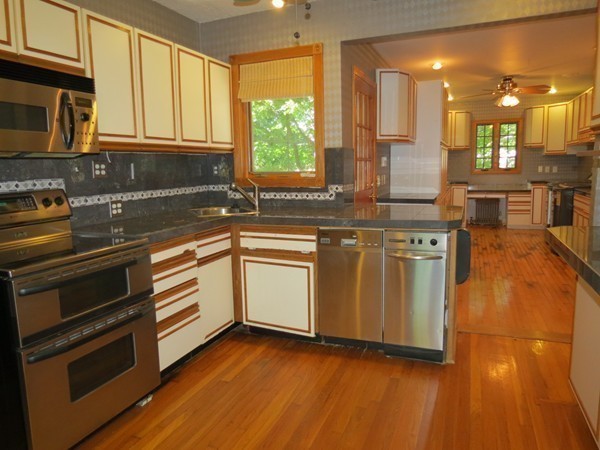 27 Commodore Road Worcester, MA 01602 - Photo 7 of 29 Gallery Image 7