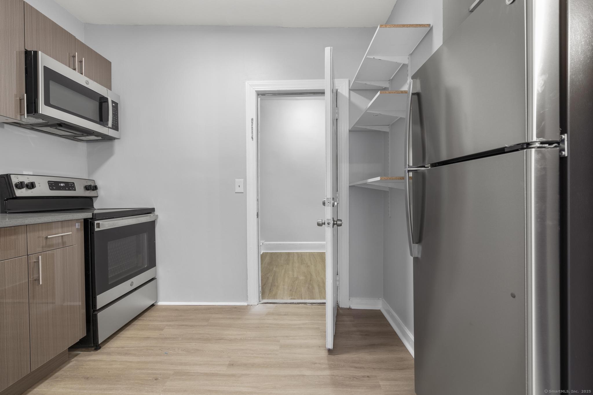 25 Whittier Street Bridgeport, CT 06605 - Photo 16 of 33