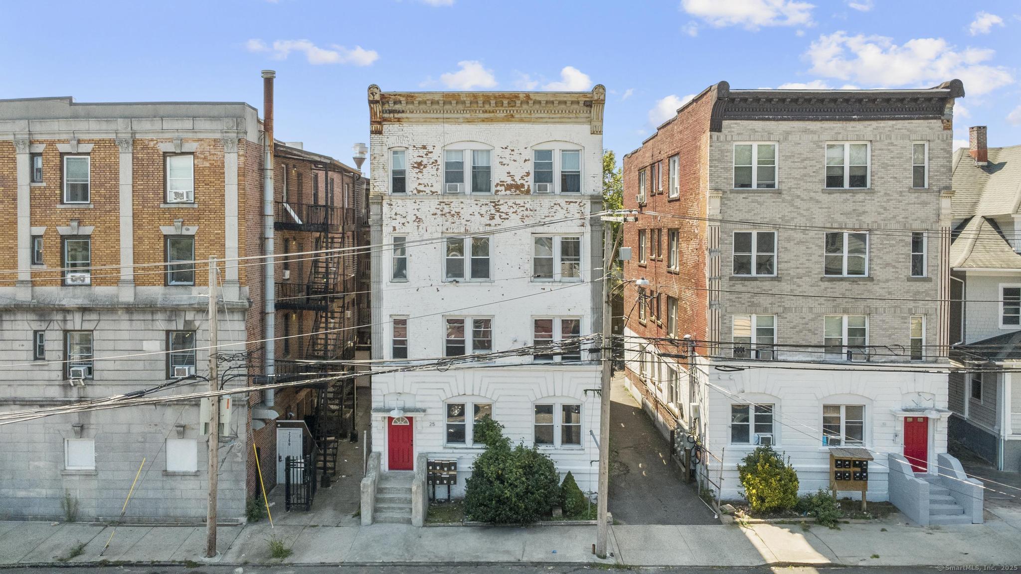 25 Whittier Street Bridgeport, CT 06605 - Photo 2 of 33