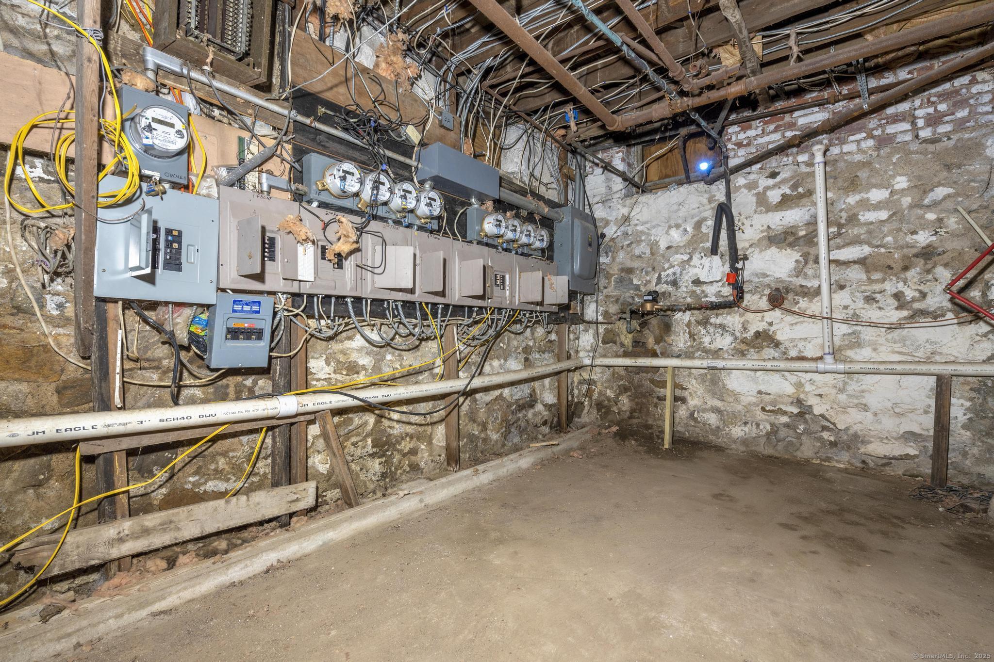 25 Whittier Street Bridgeport, CT 06605 - Photo 32 of 33