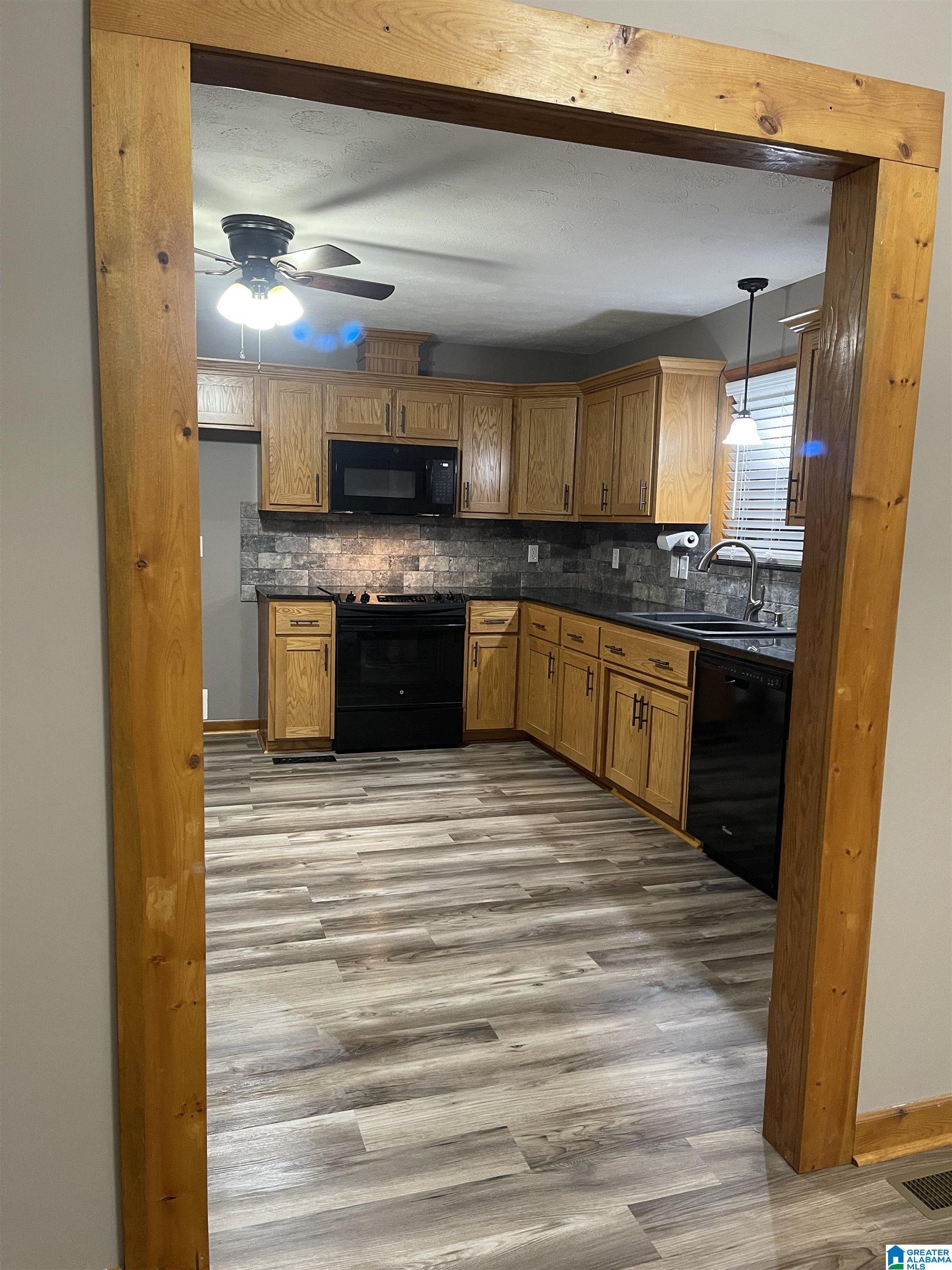 380 Chapel Road Warrior, AL 35180 - Photo 8 of 29