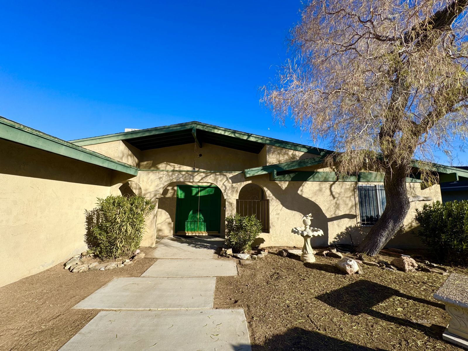 724 Peg Street Ridgecrest, CA 93555 - Photo 4 of 32