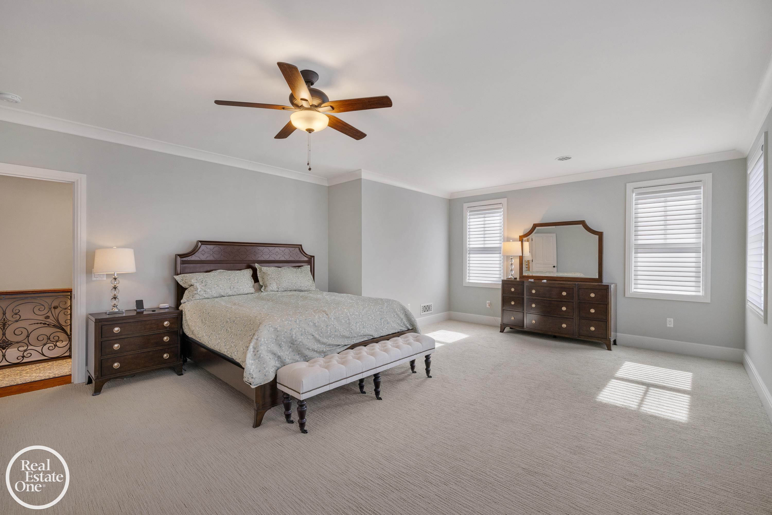 577 Washington Road Grosse Pointe, MI 48230 - Photo 47 of 93 50201174-3c330ada-42b0-4256-a9ba-122649ff7fc8.JPG