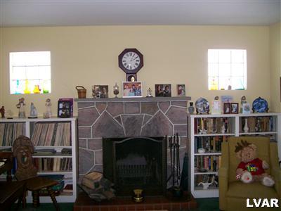 840 Willow Road Hellertown, PA 18055 - Photo 3 of 8 Gallery Image 3
