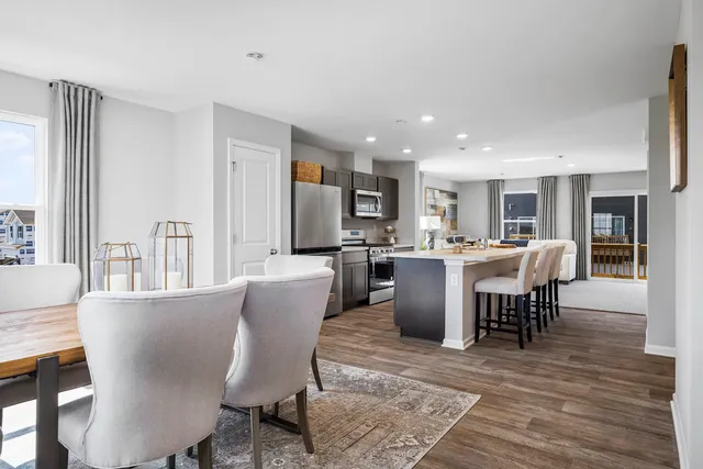 $349,990 | 2662 Arrowhead Drive, Pingree Grove, IL 60140