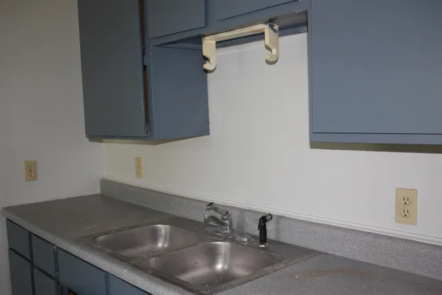 $69,900 | 1530 Matlock Drive, Wichita, KS 67208