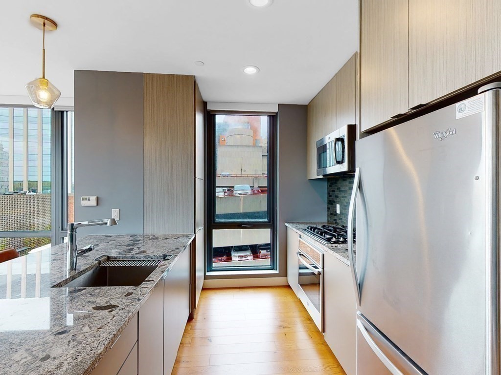 80 Fenwood Road, Unit 613 Boston, MA 02115 - Photo 5 of 29 Gallery Image 5