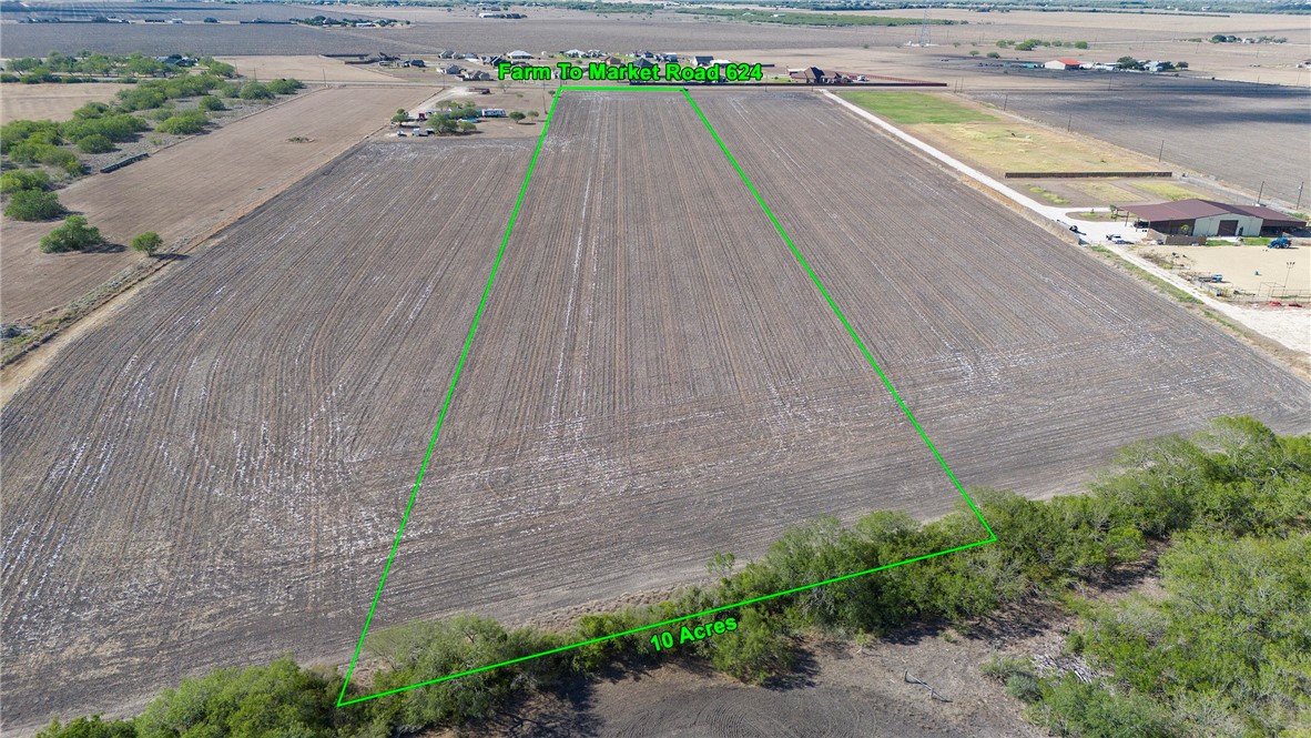 0 Fm 624 Orange Grove, TX 78372 - Photo 11 of 12 a view of a swimming pool with a yard