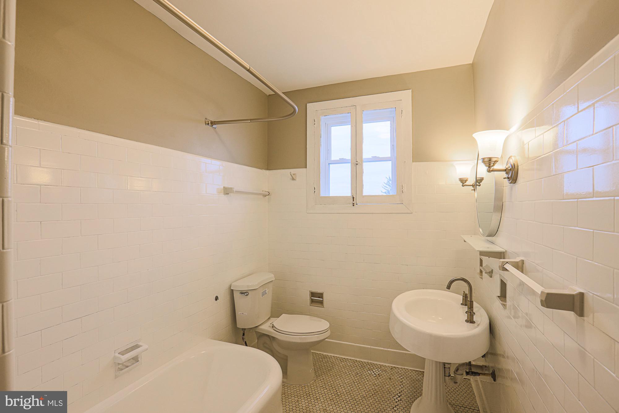 1 East Overlea Avenue, Unit 2 Baltimore, MD 21206 - Photo 11 of 27